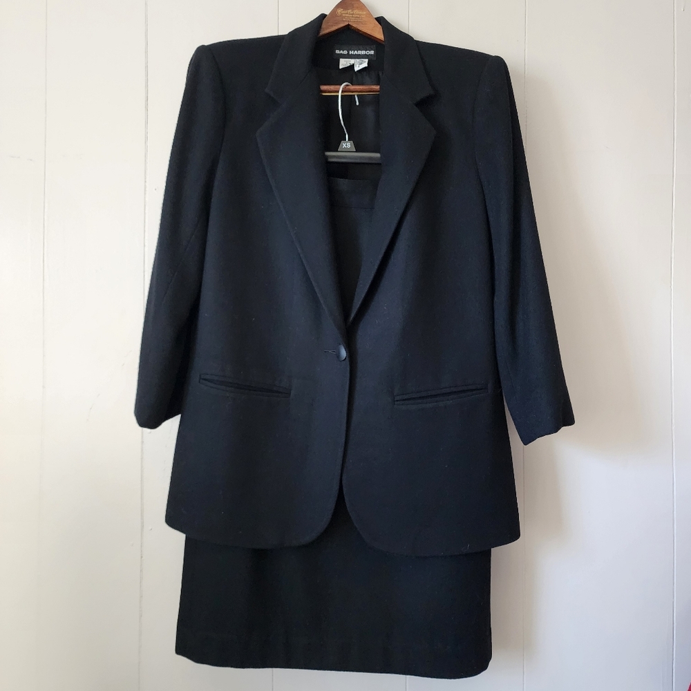 Vintage Sag Harbor 2-Piece Wool Suit Set Blazer 10 Skirt 12 Black 100% Pure Wool